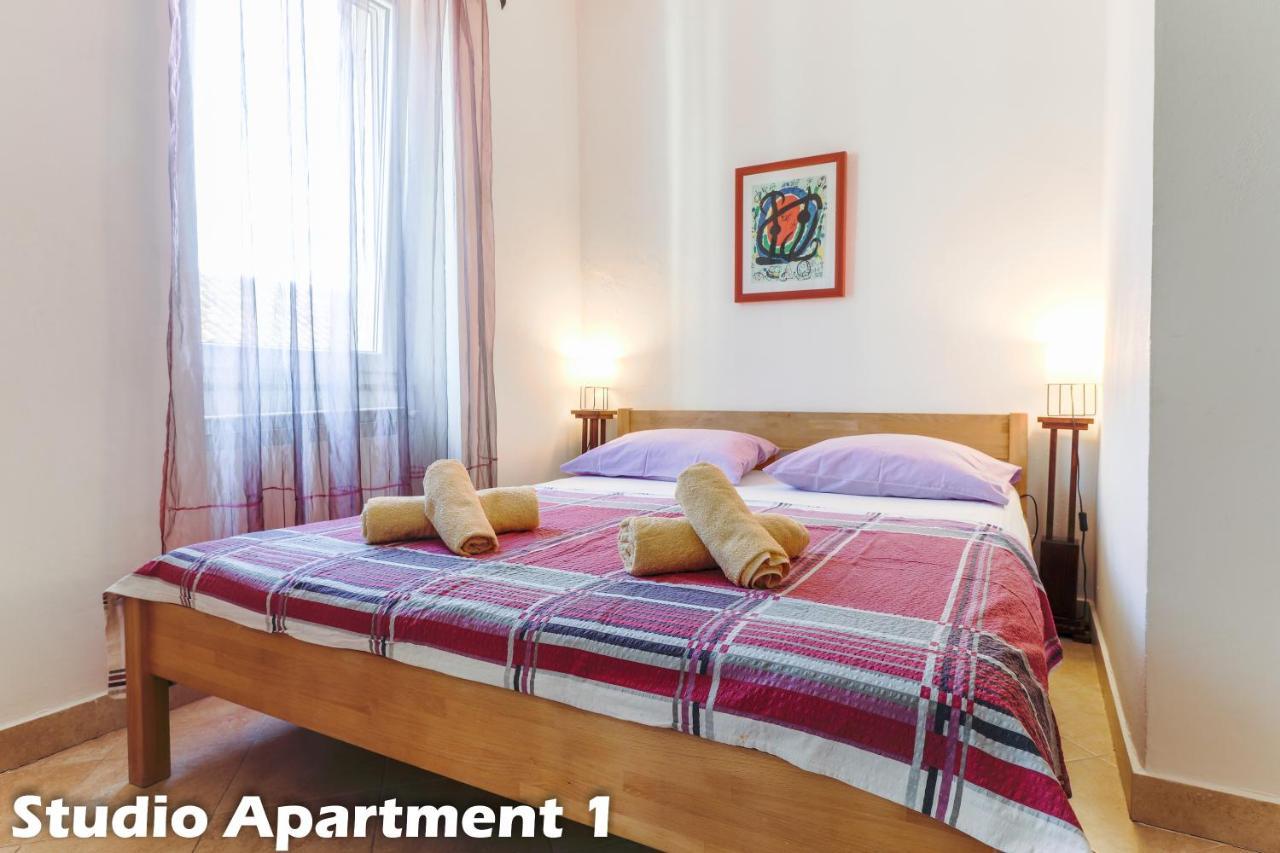 Art Apartments Vrsar Exterior photo