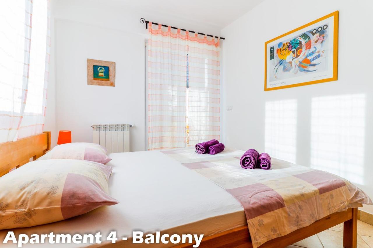 Art Apartments Vrsar Exterior photo